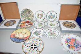 MIXED LOT: VARIOUS DECORATIVE AND COLLECTORS PLATES TO INCLUDE HERBS BY ROYAL WORCESTER