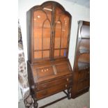 EARLY 20TH CENTURY OAK BUREAU BOOKCASE CABINET