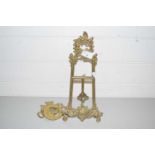 SMALL BRASS TABLE EASEL TOGETHER WITH HORSE BRASSES