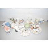 MIXED LOT: VARIOUS CERAMICS TO INCLUDE ROYAL COMMEMORATIVE AND OTHER ITEMS