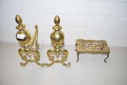 PAIR OF BRASS FIRE DOGS TOGETHER WITH A BRASS TRIVET