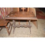 SMALL VICTORIAN OAK SIDE TABLE WITH CARVED DECORATION