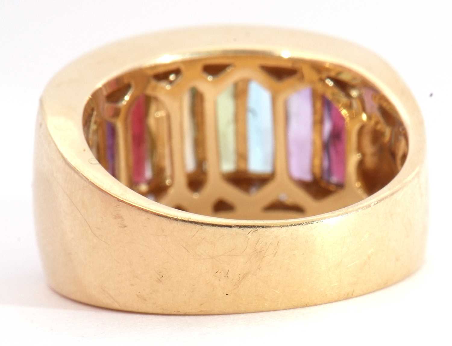 14ct gold rainbow gemstone half hoop ring, parvez set with peridot, amethyst, garnet, citrine and - Image 3 of 7