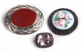Mixed lot to include modern white metal Celtic design brooch with a carnelian oval panel insert, a