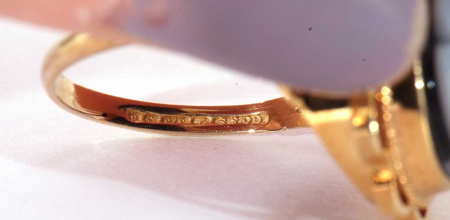 9ct gold glass cameo ring depicting a profile of a lady, bezel set in a beaded and scroll mount, - Image 6 of 7