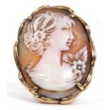 9ct gold cameo ring, the oval carved shell cameo depicting a profile of a classical lady, 25x20mm,