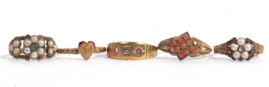 Mixed Lot: Five antique rings to include a 15ct gold diamond and ruby three stone ring, a 9ct gold
