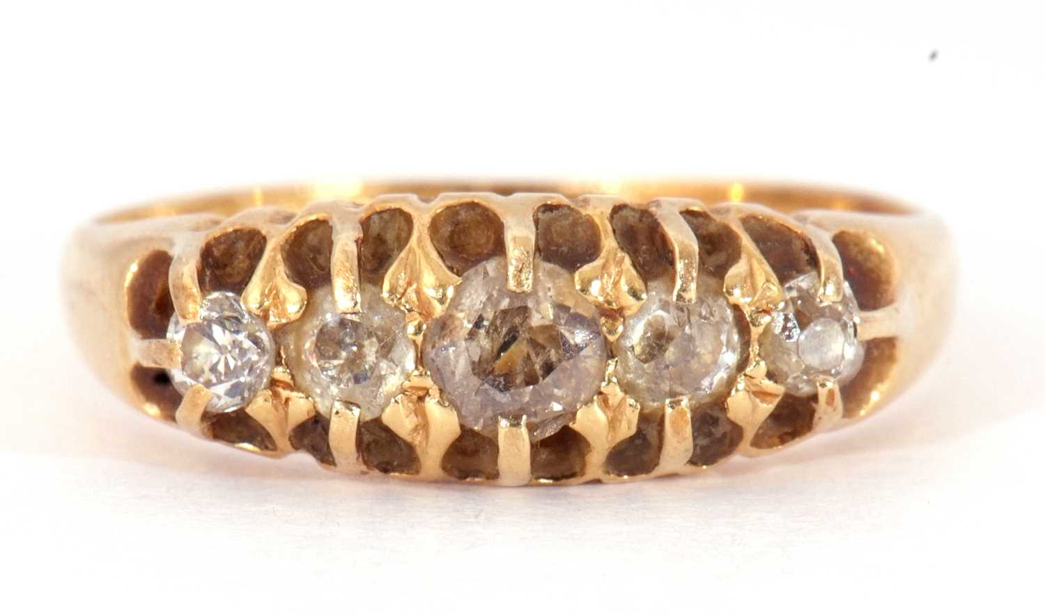 Antique 18ct gold diamond ring featuring five graduated old cut diamonds, each individually claw set - Image 2 of 8