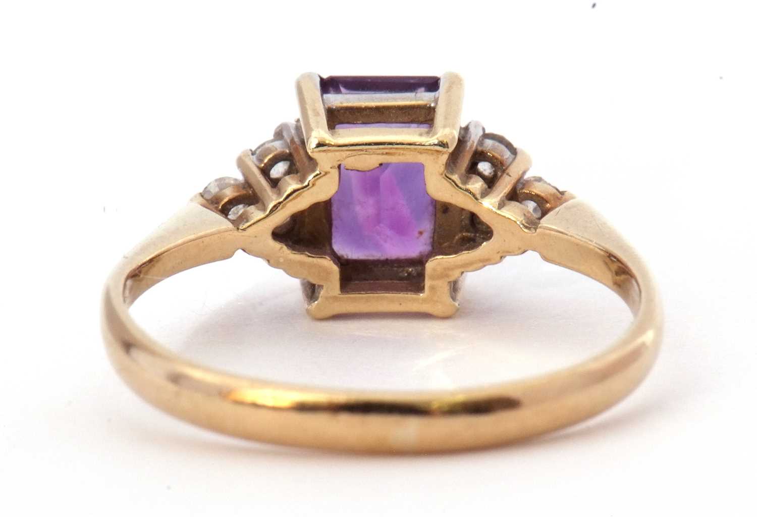 Modern 9ct gold purple and white stone dress ring, size K - Image 4 of 8