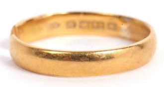 22ct gold wedding ring, plain polished design (cut), hallmarked London 1917, 4.0gms