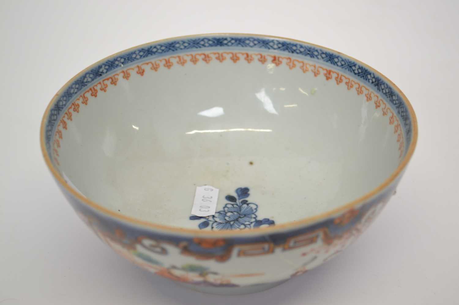 Mid 18th Century Chinese porcelain bowl with polychrome designs (af) - Image 3 of 3