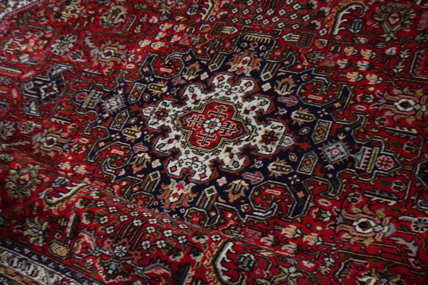 Modern Tabriz rug 3.00m x 1.97m - Image 2 of 2