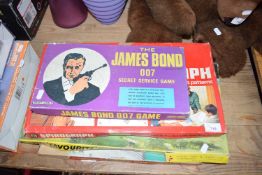 QUANTITY OF VARIOUS VINTAGE GAMES INCLUDING JAMES BOND 007, SPIROGRAPH ETC