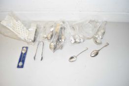 QUANTITY OF MAPLIN WEBB PLATED SPOONS AND OTHER PLATED FLAT WARE