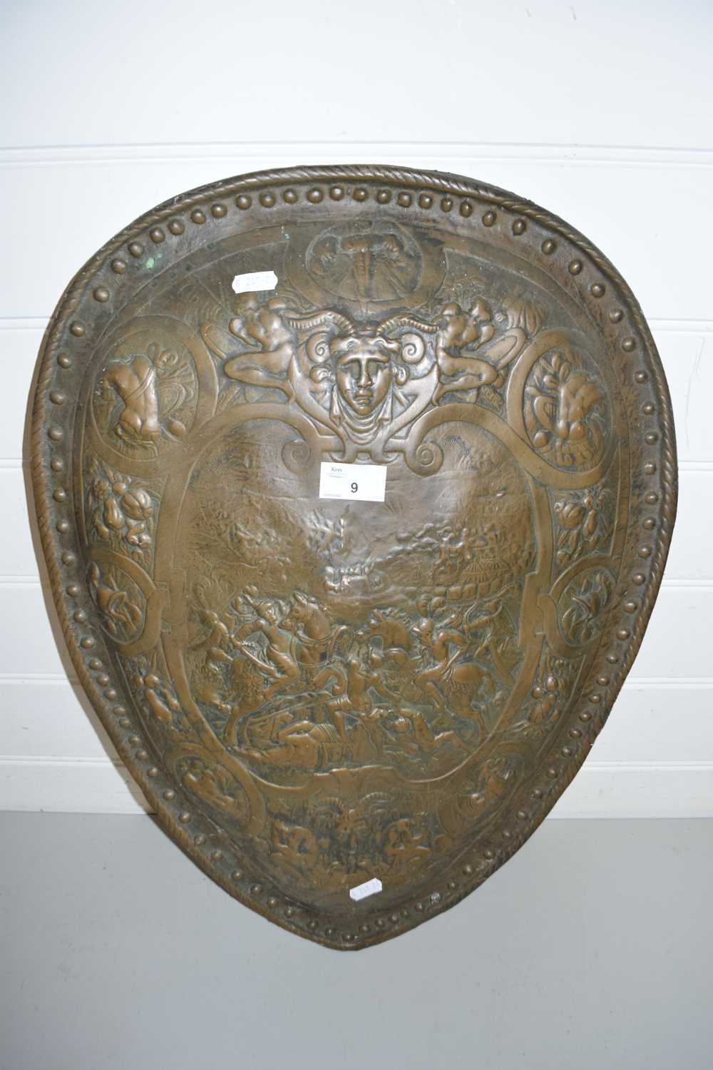 METAL SHIELD WITH CLASSIC DESIGN