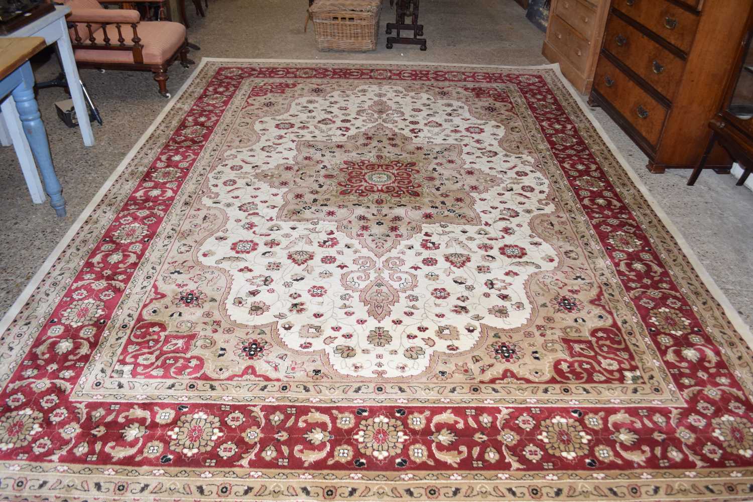 LARGE MODERN WOOL CARPET WITH STYLISED FLORAL DESIGN APPROX 363 X 275 - Image 2 of 2