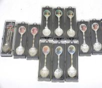 Set of cased commemorative silver metal spoons