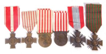 Selection of French medals including 1914 216 Croix de Guerre, Croix de Combattant, 2 x 1914-18