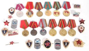 Quantity of Soviet Commemorative medals and award/sports badges