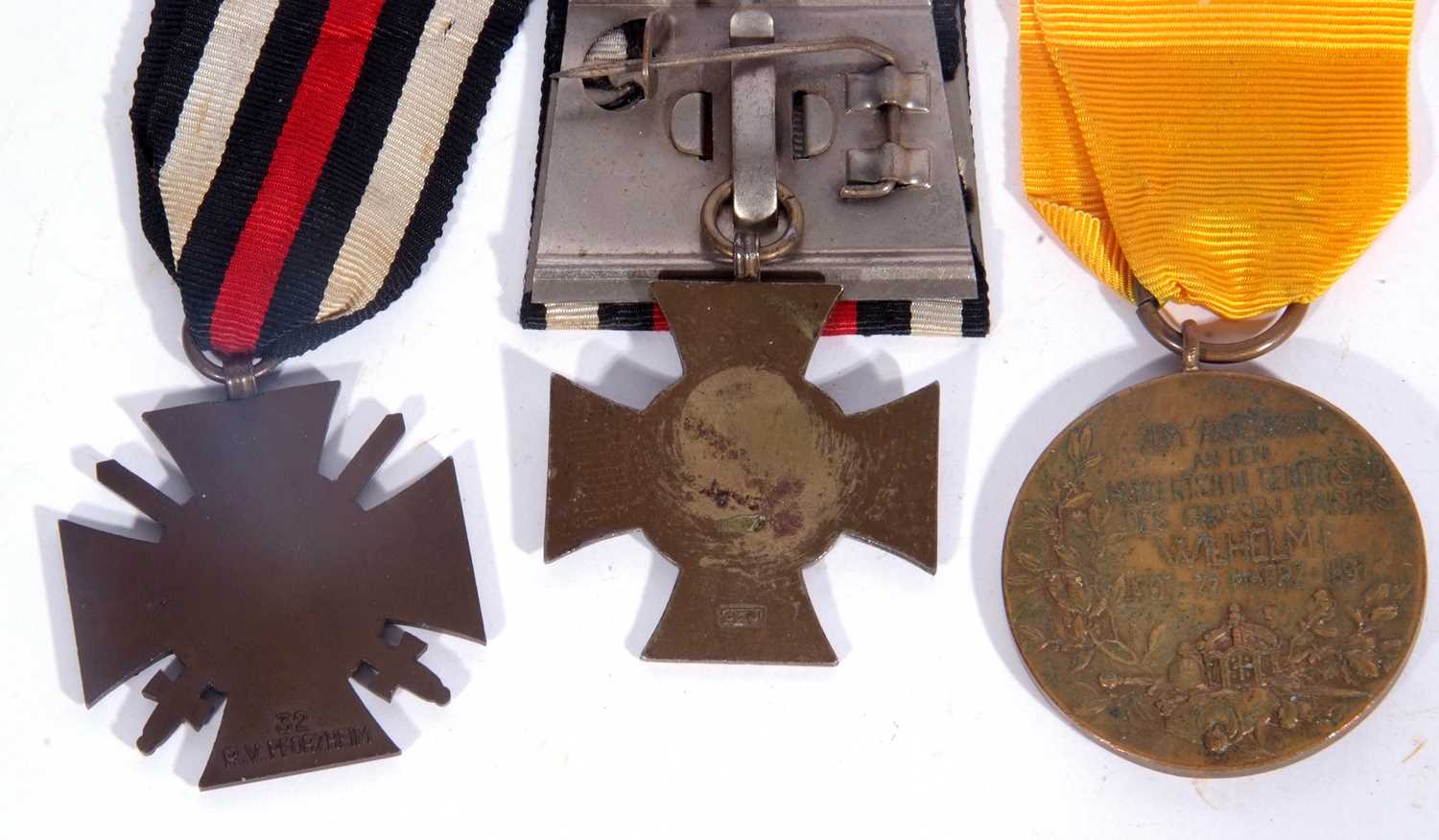 3 x Imperial German WWI medals to include 2 x 1914-18 medals, and Prussian Kaiser Wilhelm 1897 - Image 4 of 4