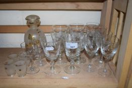 MIXED LOT: VARIOUS DRINKING GLASSES, LIQUEUR DECANTER AND GLASSES