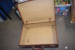 SMALL VINTAGE SUITCASE