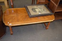 MODERN OAK VENEERED COFFEE TABLE