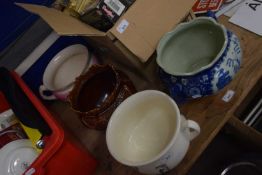 MIXED LOT: CHAMBER POTS AND JARDINIERES