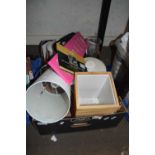 BOX CONTAINING VARIOUS KITCHEN WARE ETC