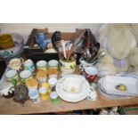 MIXED LOT OF ASSORTED KITCHEN WARES, MUGS ETC