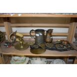 MIXED LOT: HORSE BRASSES, PEWTER TANKARD, CHAMBER STICK, WALL SCONCE ETC