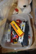 MIXED LOT: VARIOUS MODERN TOY LORRIES AND CARS