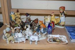 MIXED LOT: VARIOUS SMALL MODEL ANIMALS AND OTHER ITEMS