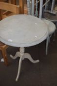 WHITE PAINTED TRIPOD BASED TABLE