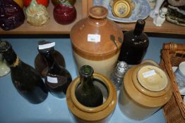 MIXED LOT: VARIOUS VINTAGE BOTTLES AND JARS