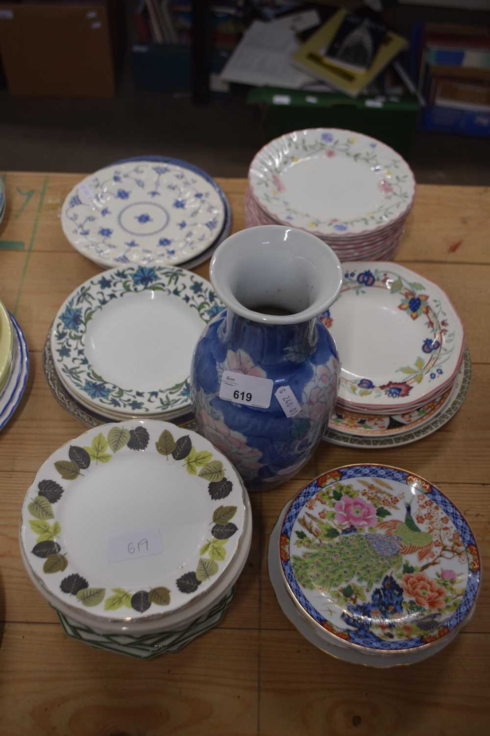 MIXED LOT: VARIOUS ASSORTED DECORATED SAUCERS, VASE ETC