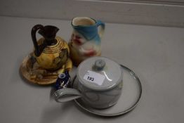 MIXED LOT: VARIOUS DECORATIVE CERAMICS TO INCLUDE GREEK PATTERNED JUG