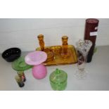 MIXED LOT: VARIOUS GLASS WARES TO INCLUDE DRESSING TABLE SET, VASES ETC