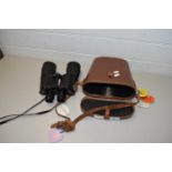 BINOCULARS INCLUDING CASE