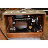 VINTAGE SINGER SEWING MACHINE