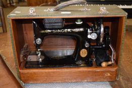 VINTAGE SINGER SEWING MACHINE