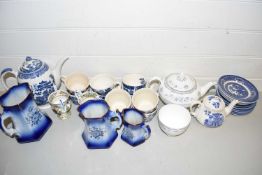 Mixed Lot: Various Willow pattern tea wares, graduated set of three jugs etc