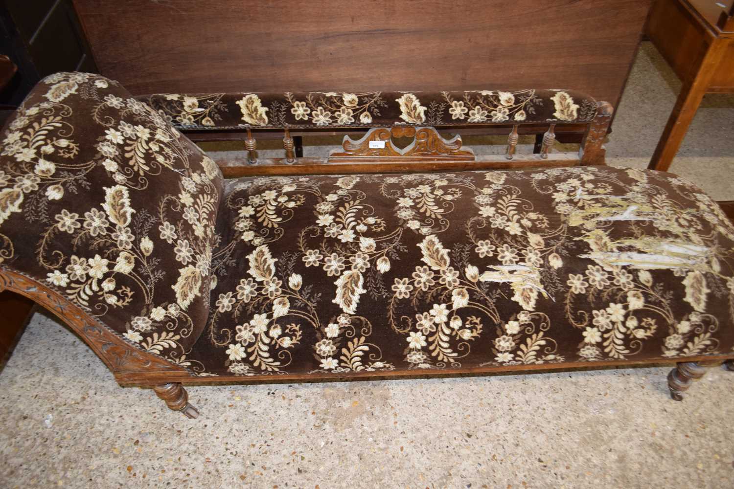 Late Victorian chaise longue for re-upholstery