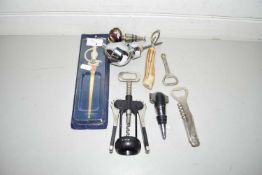 Mixed Lot: Various bottle stoppers, corkscrews etc