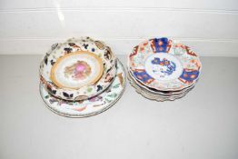 MIXED LOT: VARIOUS CERAMICS TO INCLUDE IMARI DISHES, VARIOUS DECORATED PLATES ETC