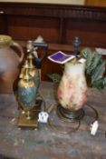Floral decorated table lamp together with a pair of small brass mounted table lamps (3)