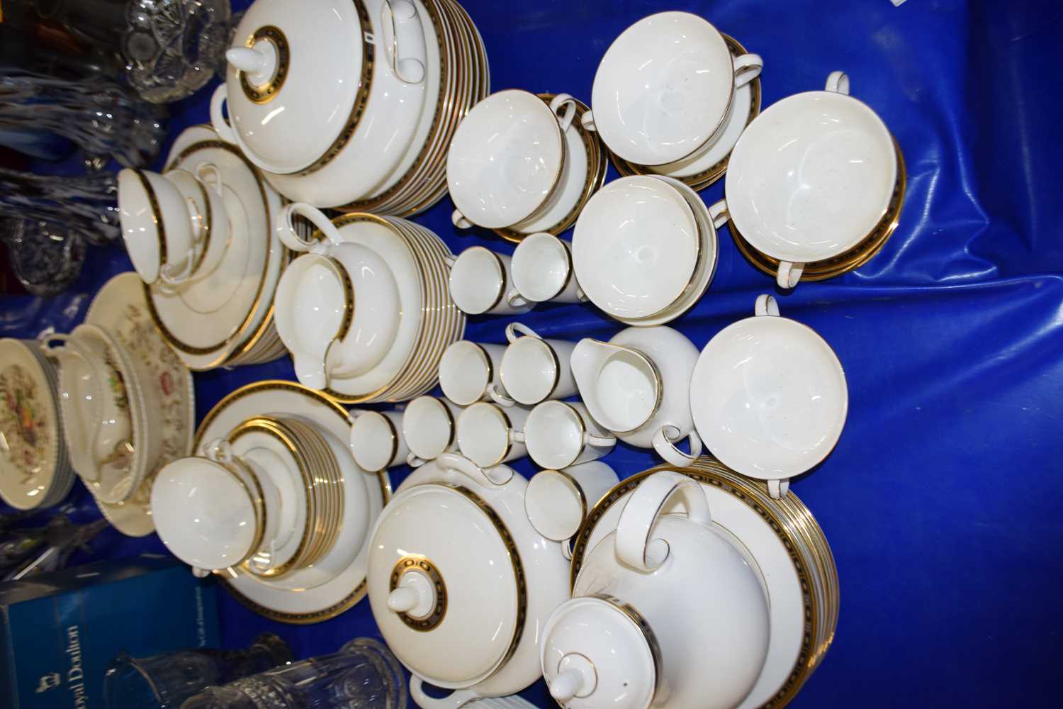 Quantity of Royal Doulton Monaco pattern table wares
