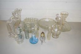 Mixed Lot: Various glass dishes, vases etc