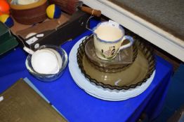 Mixed Lot: Various assorted kitchen dishes etc