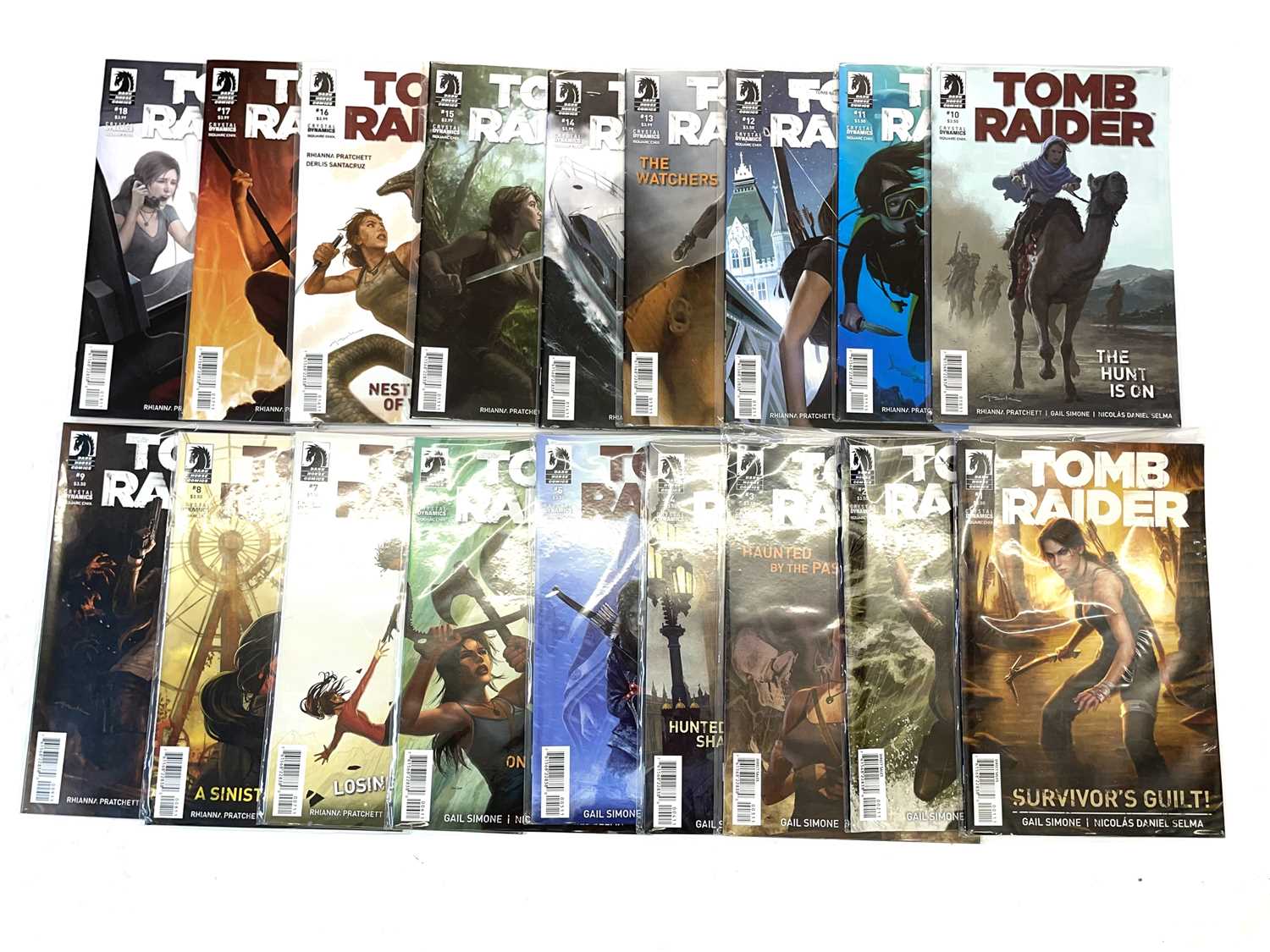 A complete run of the Tomb Raider Comic Book series (2014 - 2015) by Dark Horse Comics / Square Enix